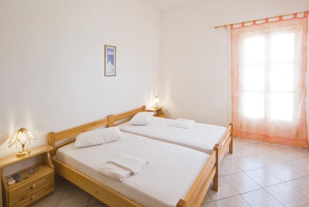 פריבולוס Pension St.George Rooms & Studios חדר תמונה