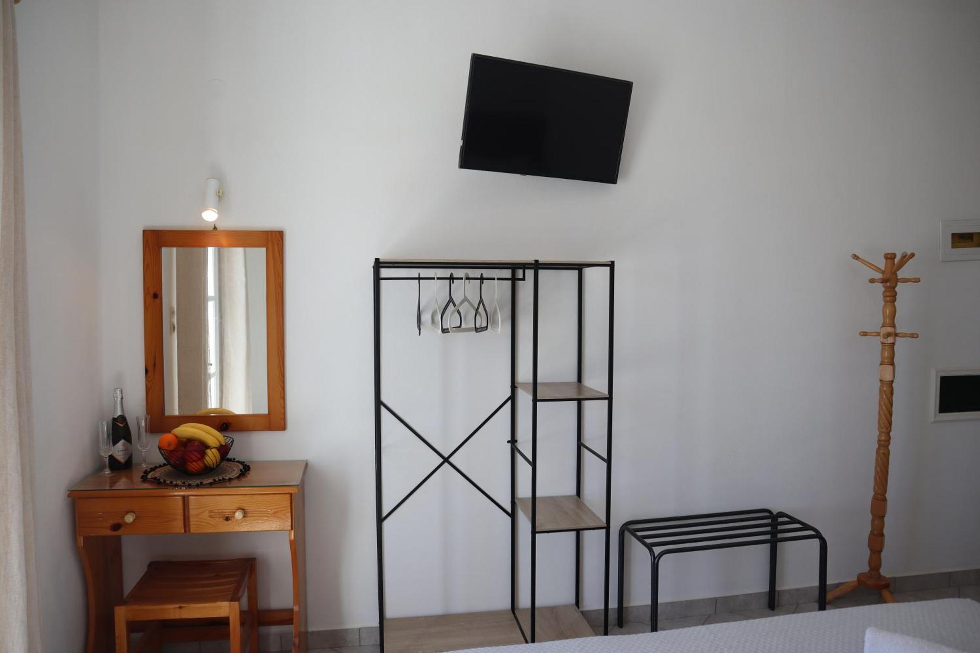 פריבולוס Pension St.George Rooms & Studios מראה חיצוני תמונה