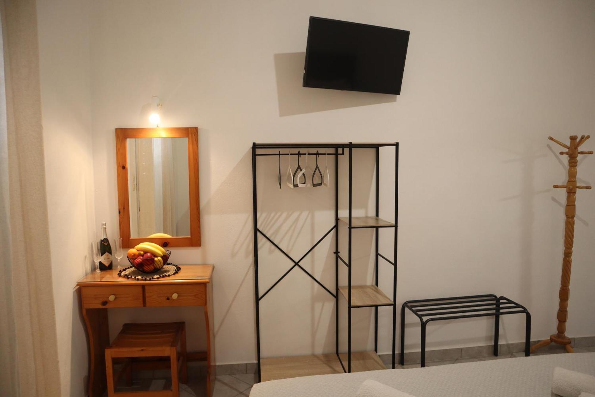פריבולוס Pension St.George Rooms & Studios מראה חיצוני תמונה