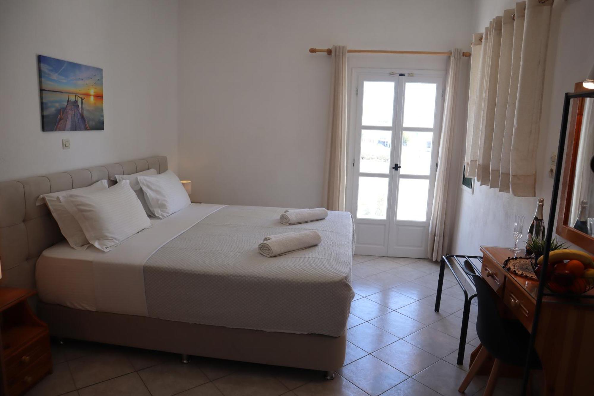 פריבולוס Pension St.George Rooms & Studios מראה חיצוני תמונה