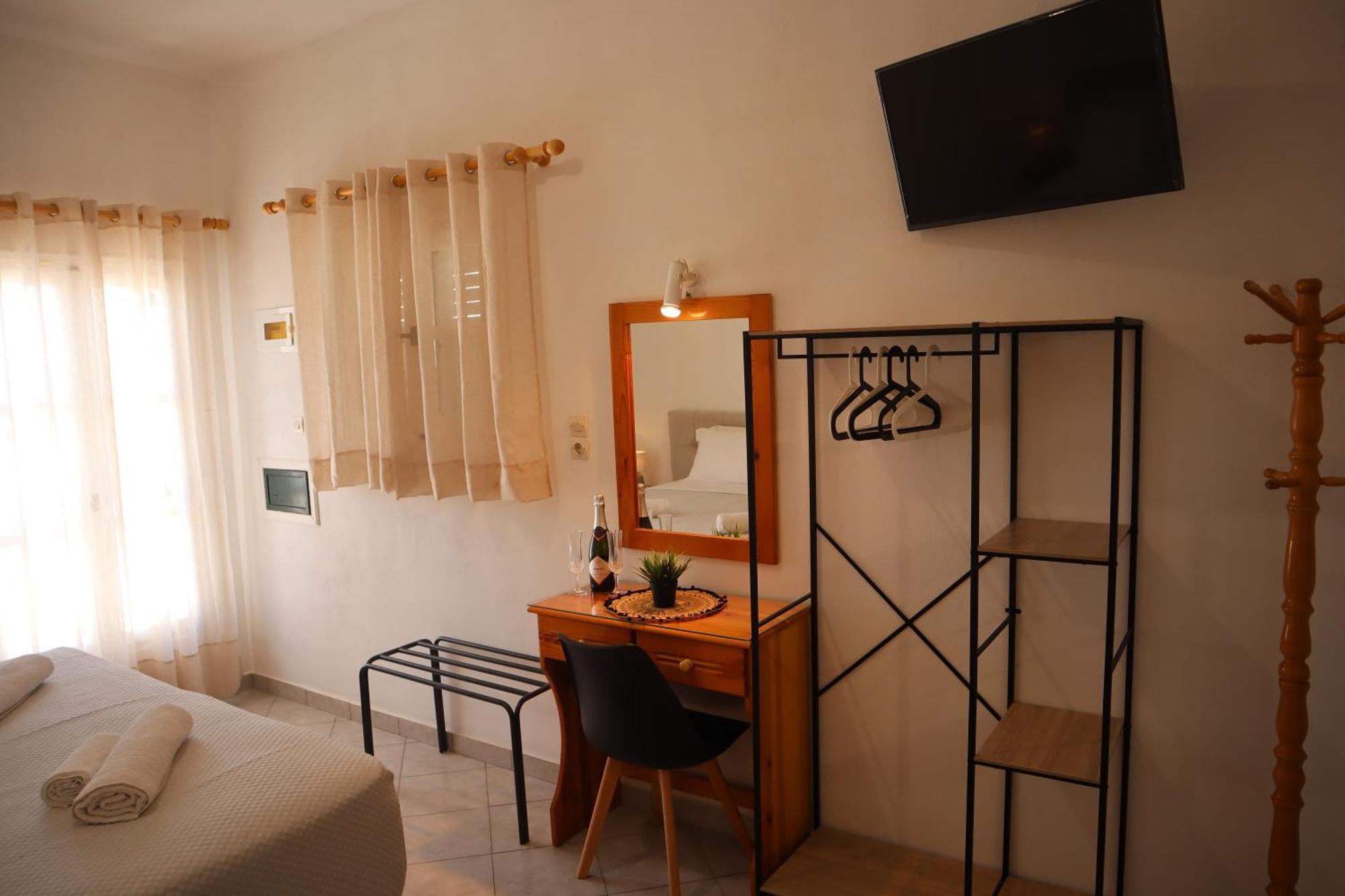 פריבולוס Pension St.George Rooms & Studios מראה חיצוני תמונה