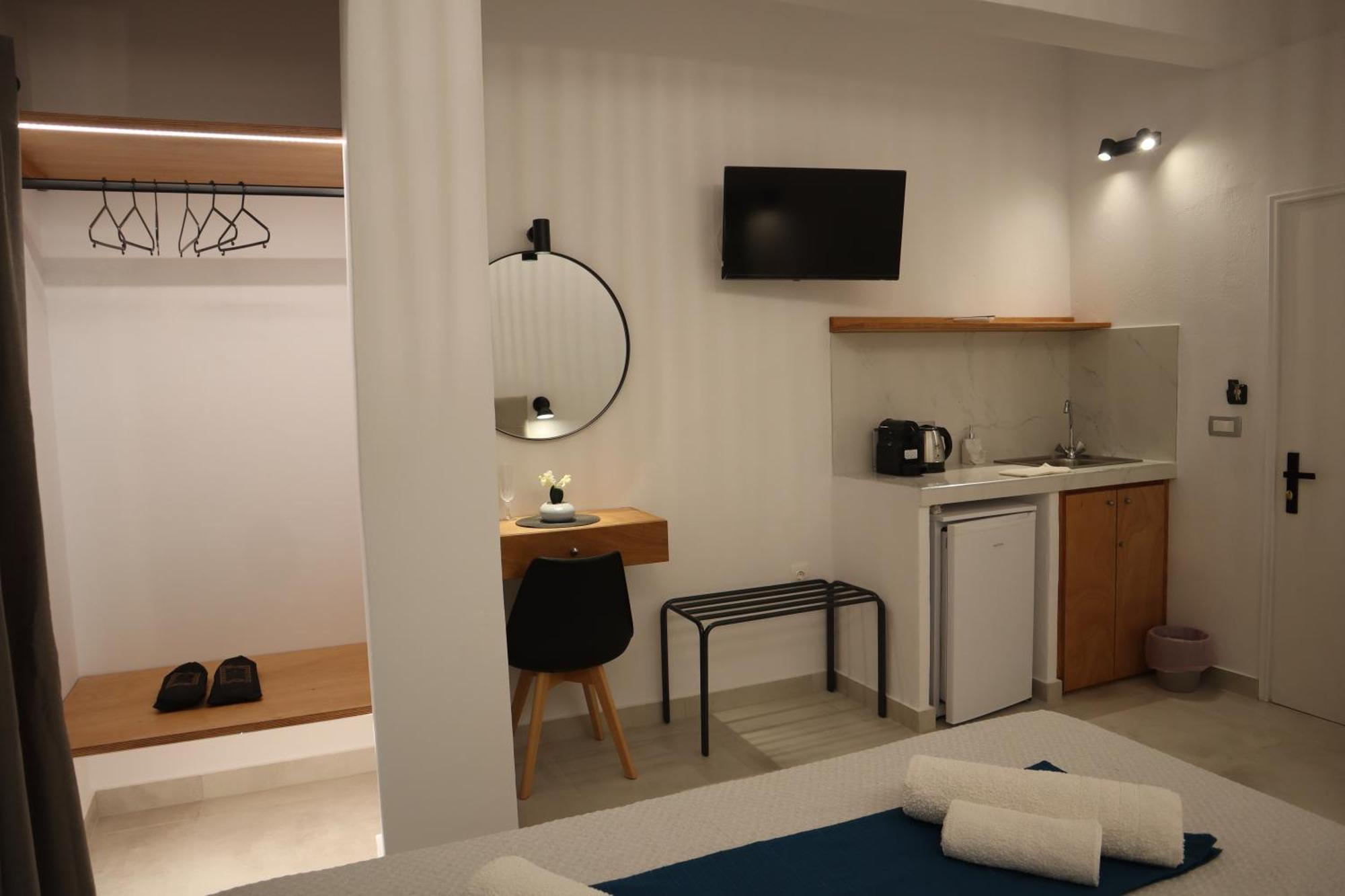 פריבולוס Pension St.George Rooms & Studios מראה חיצוני תמונה